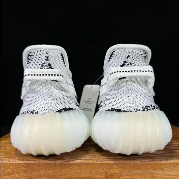 Yeezy Boost 350 V2 Zebra